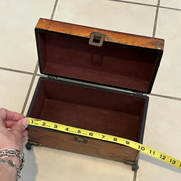 Antique chest - Picture 4 of 15